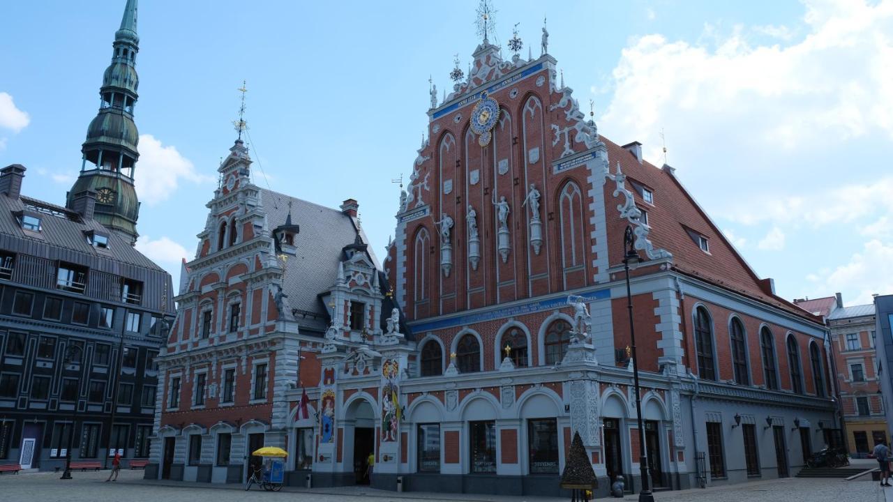 Historic Apartment With Wooden Floors In The Hearth Of Old-Town Riga Exterior photo