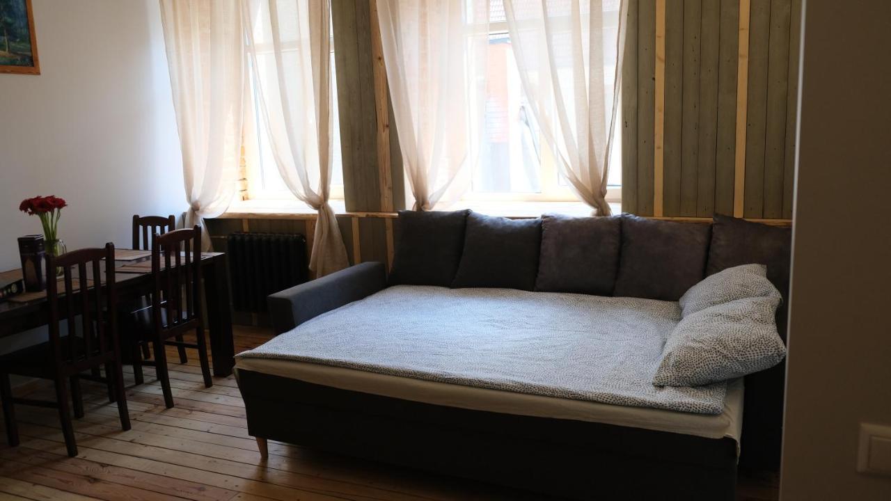 Historic Apartment With Wooden Floors In The Hearth Of Old-Town Riga Exterior photo